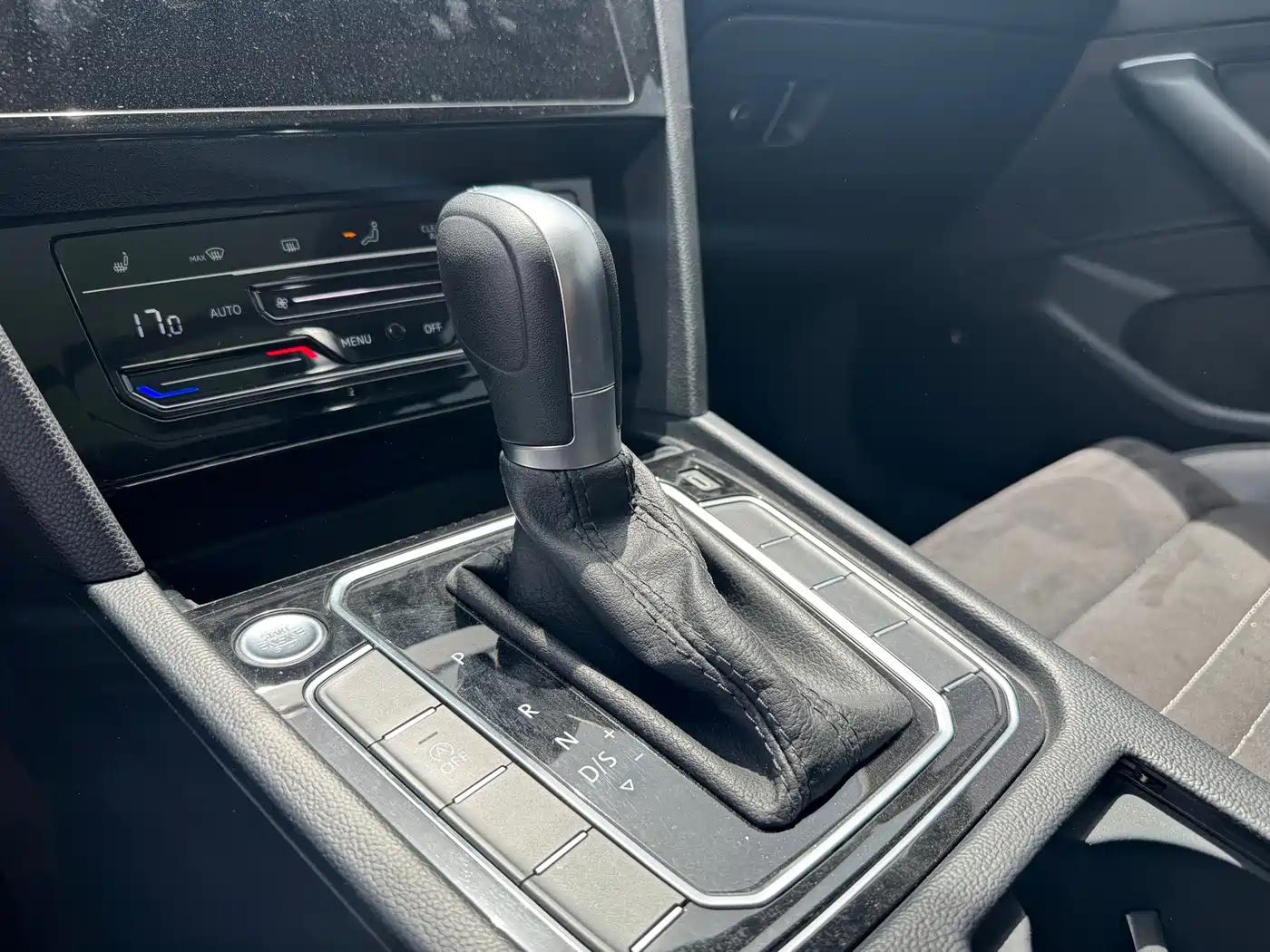 Volkswagen Magotan 2020 330TSI DSG Luxury фото 15