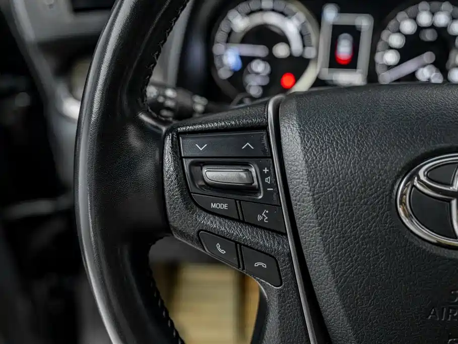 Toyota Vellfire 2021 Crown Hybrid 2.5L HV Premium Edition фото 9