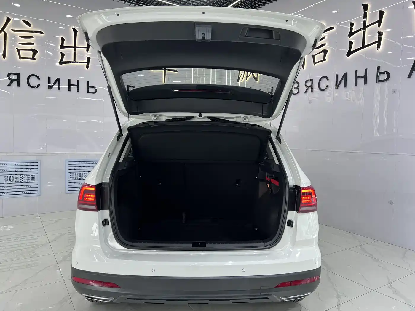 Volkswagen Tharu 2022 280TSI FWD Luxury Edition фото 16