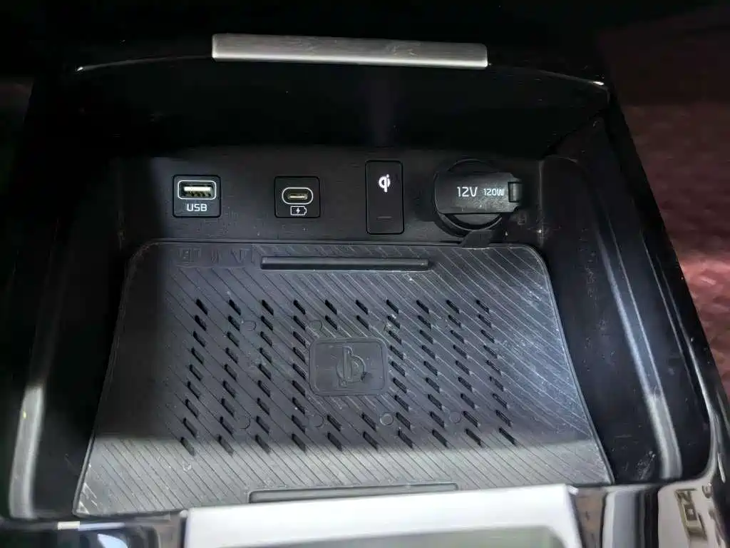 Kia K3 2023 Model 1.5L CVT Luxury Edition фото 7