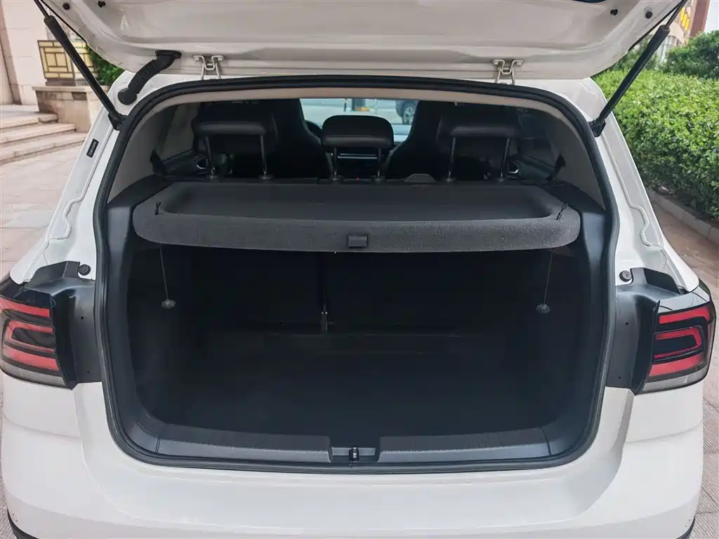 Volkswagen T-Cross 2019 1.5L Automatic Comfort Edition фото 16