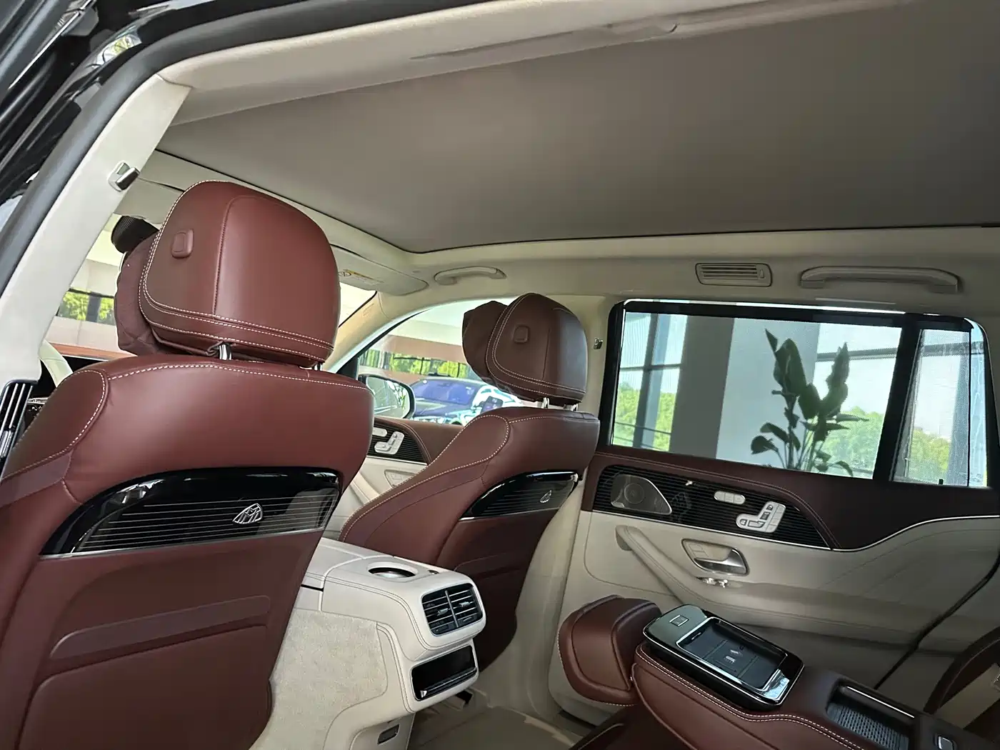 Mercedes-Benz Maybach GLS 2026 GLS 480 4MATIC Liyi Edition фото 11