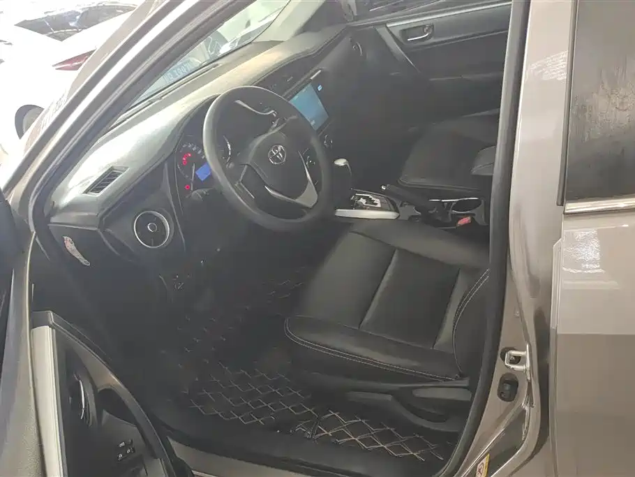 Toyota Corolla 2017 Facelift 1.2T S-CVT GL фото 9