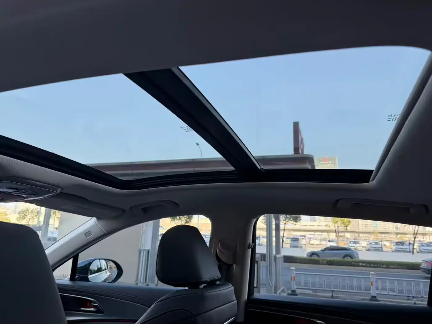 Hongqi H5 2023 2.0T Auto Smart Connect Flag Comfort фото 11