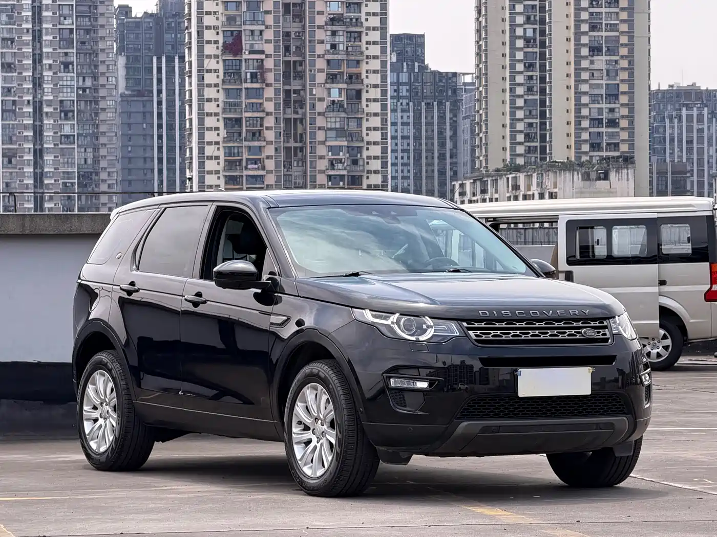 Land Rover Discovery Sport 2018 240PS SE Edition фото 2