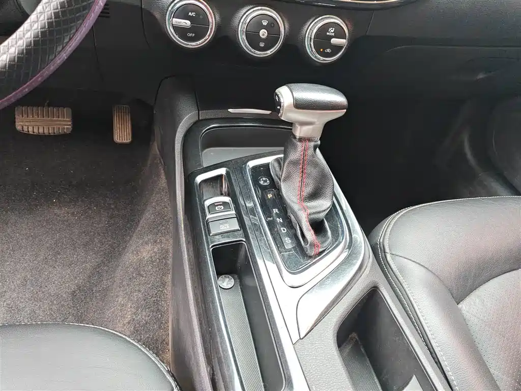 GAC Trumpchi Trumpchi GA6 2016 235T DCT Elite Edition фото 10