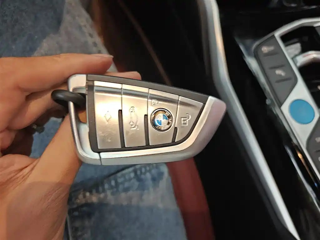 BMW i3 2024 eDrive 35 L фото 12