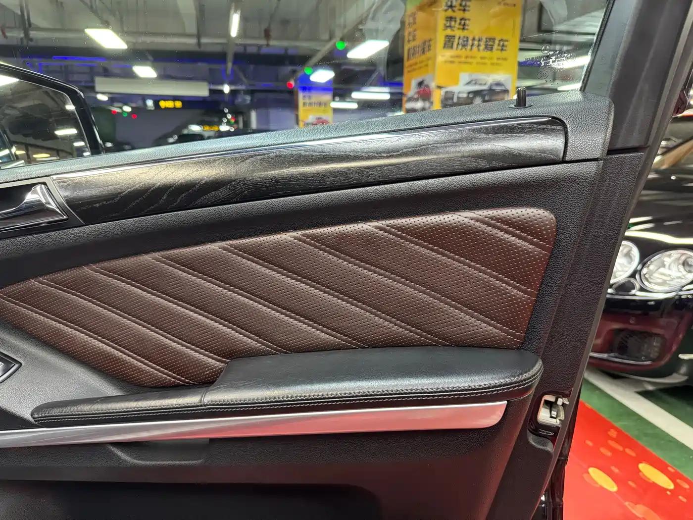 Mercedes-Benz GL-Class 2011 GL 450 Prestige Grand Edition фото 13