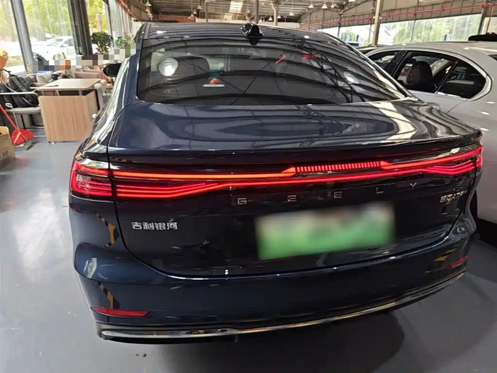 Geely Galaxy Galaxy A7 2025 EM-i фото 6