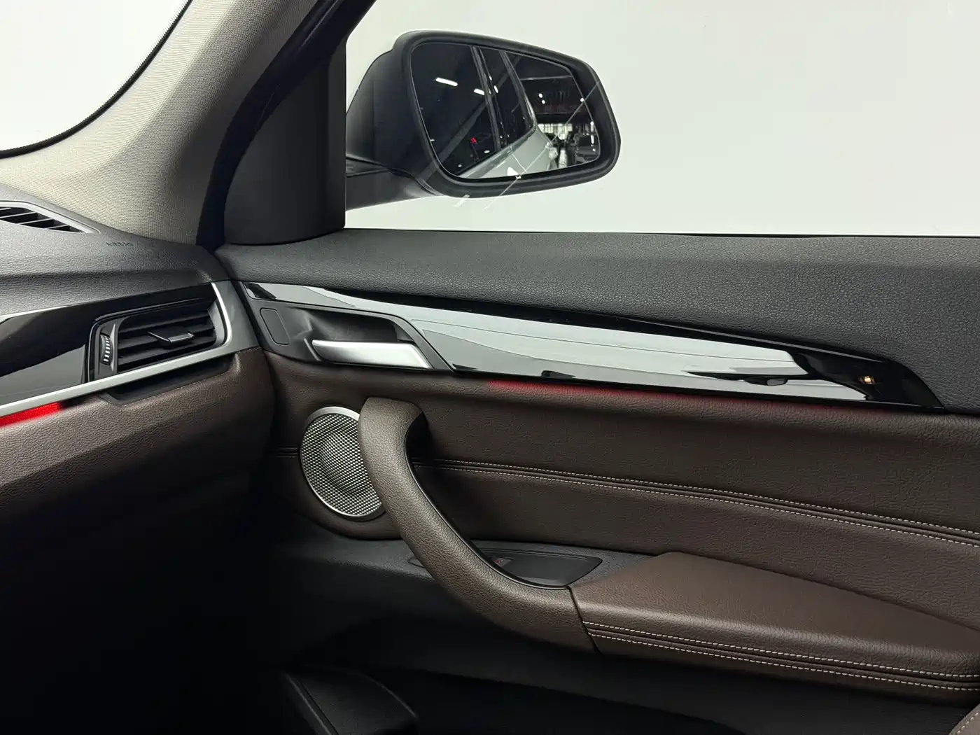 BMW X1 2022 sDrive20Li Fashion фото 10