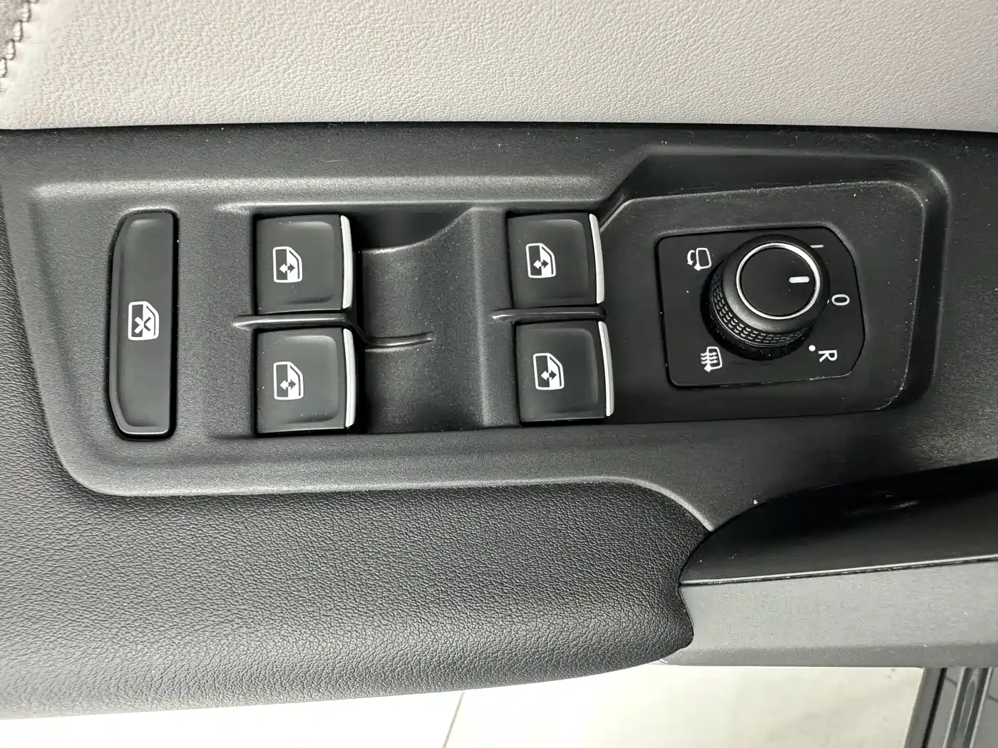 Volkswagen Tayron 2023 280TSI 2WD Luxury Plus Advanced Edition фото 12
