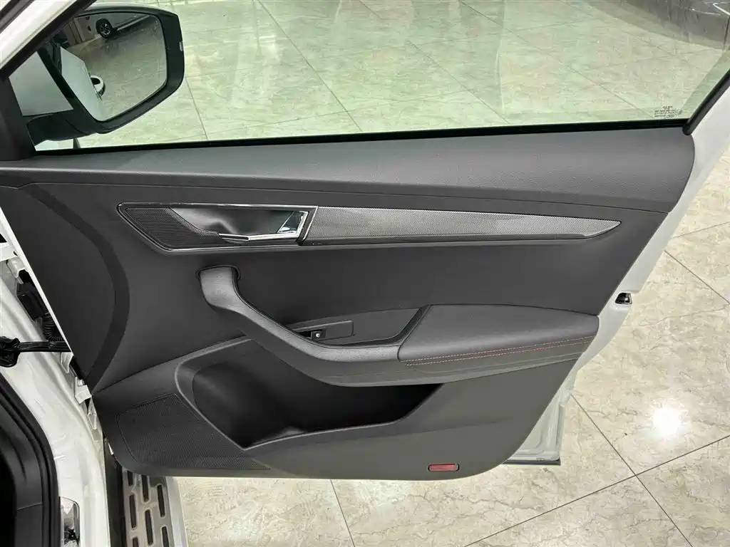 Škoda Karoq 2022 TSI280 Smart Brilliance Edition фото 12