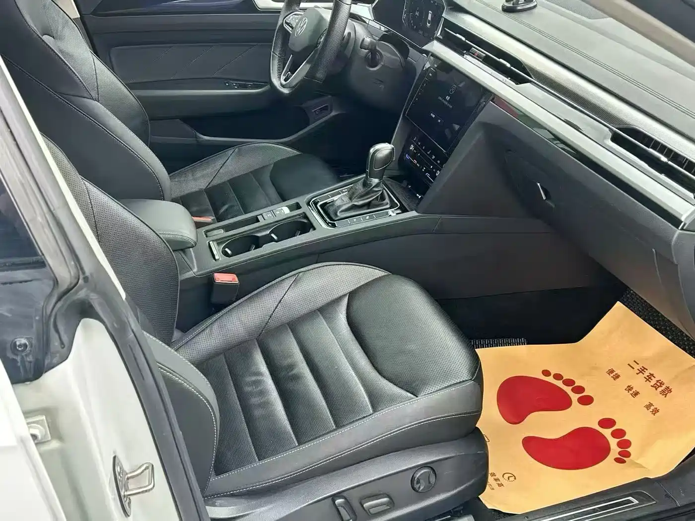 Volkswagen FAW-Volkswagen CC 2023 380TSI Eye-catching Edition фото 7