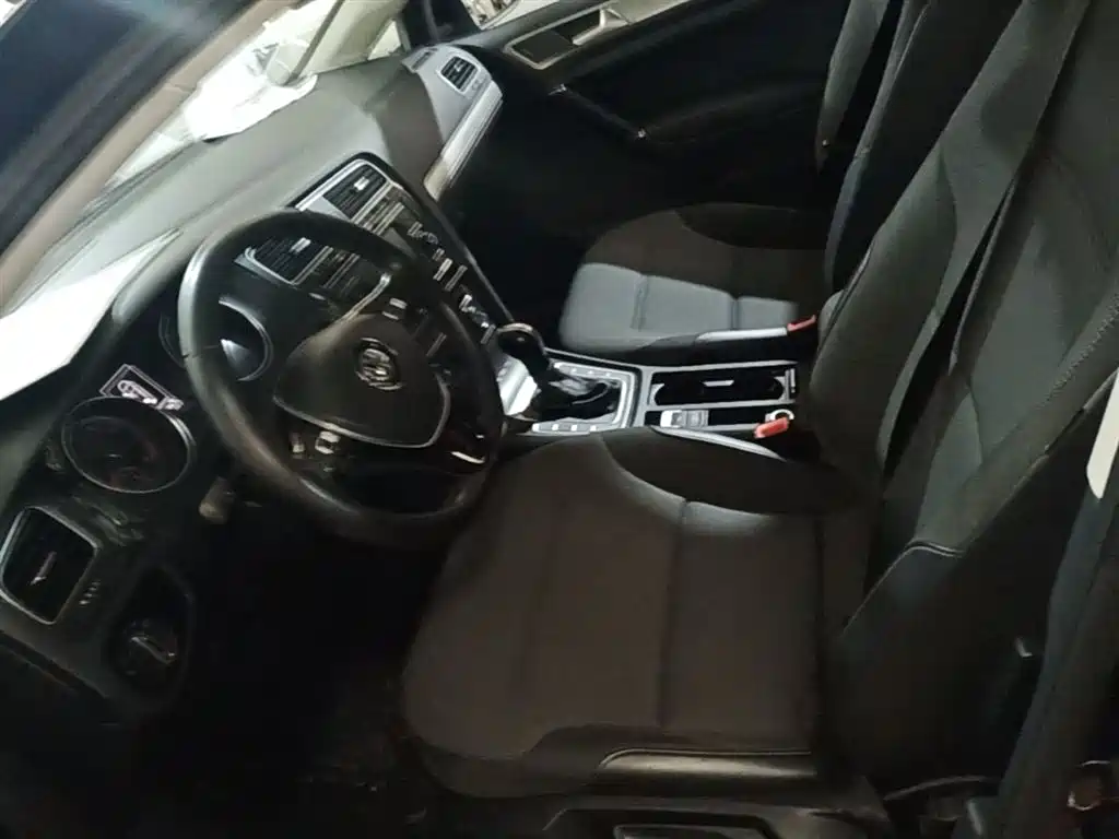 Volkswagen Golf 2018 230TSI Automatic Comfort фото 15
