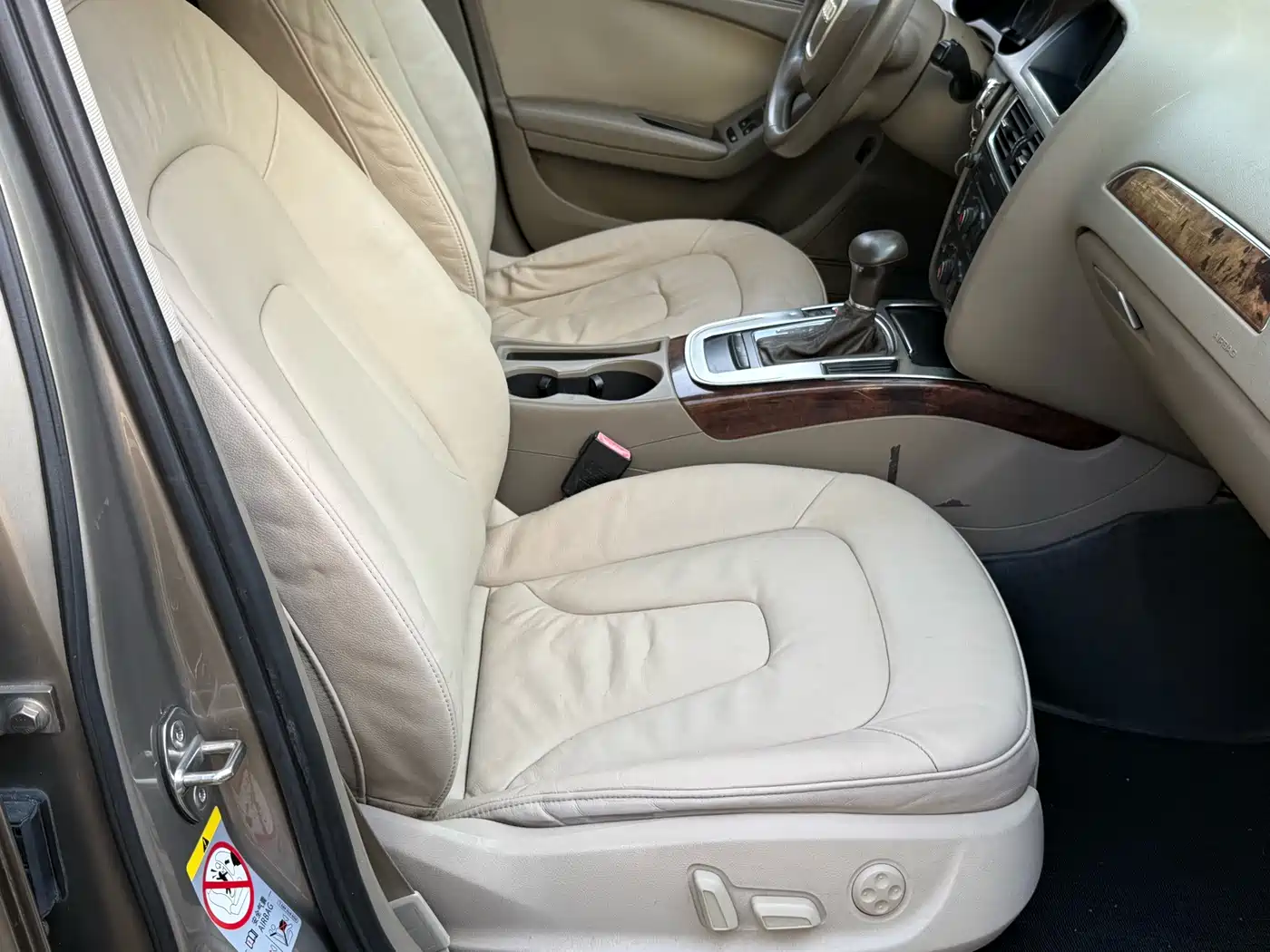 Фото 8 - Audi A4L