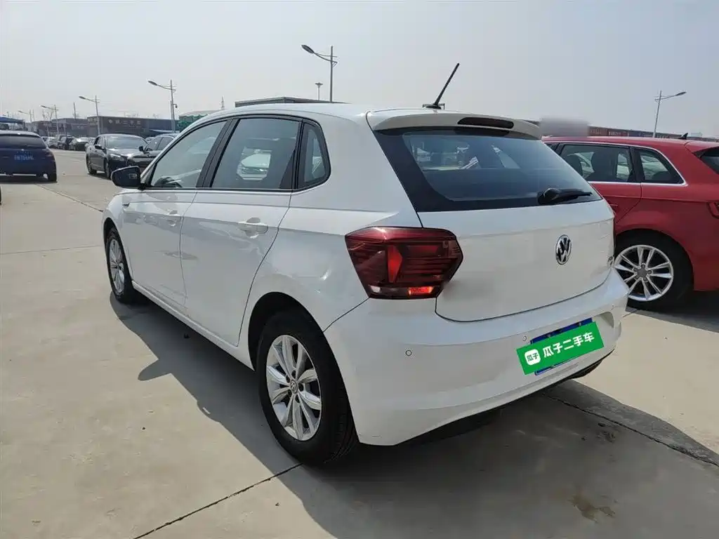 Volkswagen Polo 2019 Plus 1.5L Automatic Panorama Enjoyment Edition фото 23