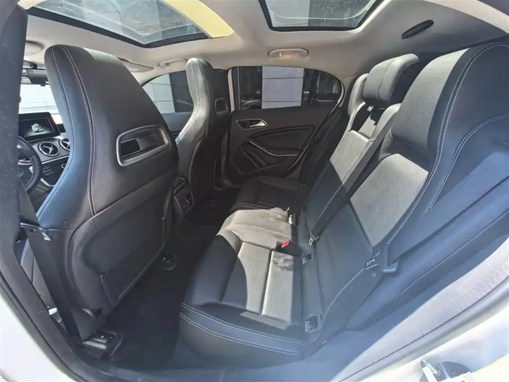 Mercedes-Benz GLA 2016 GLA 200 Dynamic фото 20