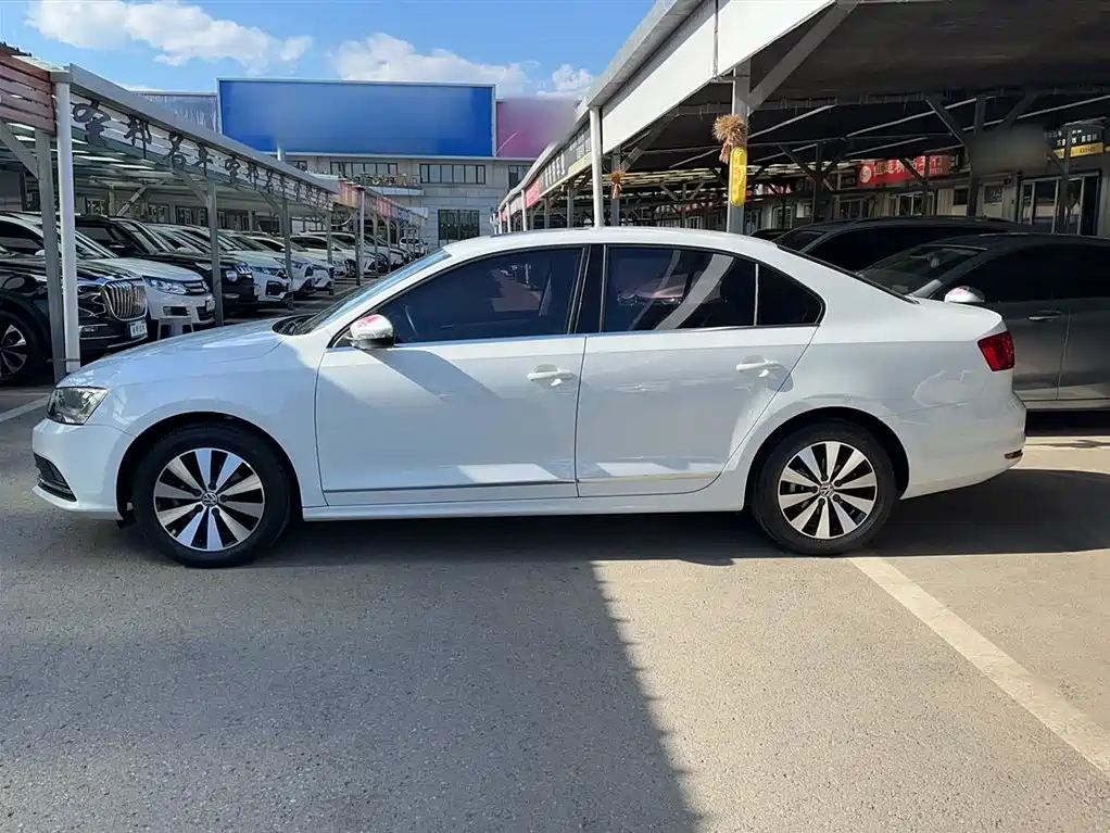 Volkswagen Sagitar 2017 1.6L Automatic Comfort фото 25