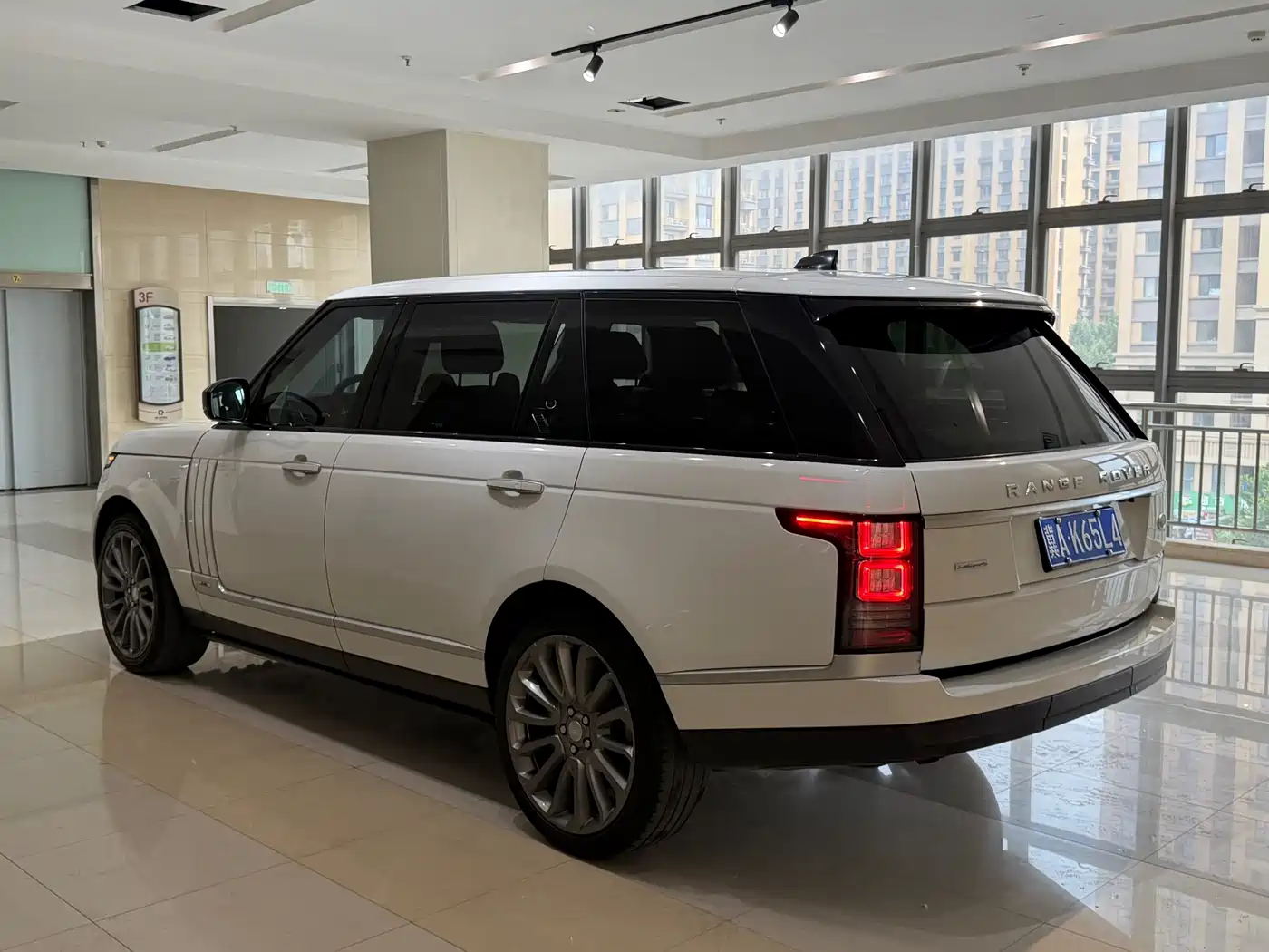 Land Rover Range Rover 2016 3.0 SC V6 Vogue LWB фото 7