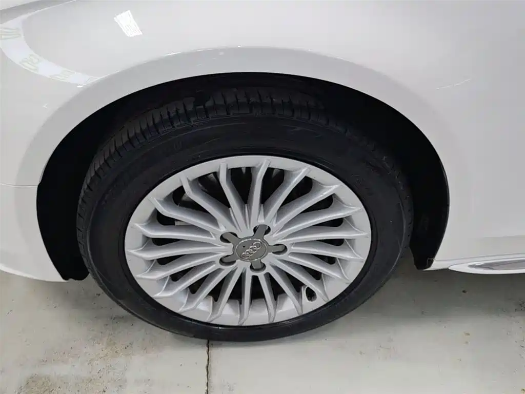 Audi A4L 2016 35 TFSI Collector's Edition Automatic Standard фото 23