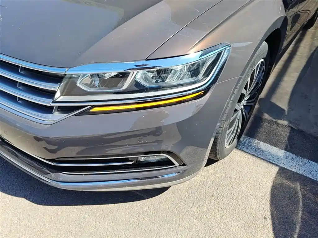 Volkswagen Phideon 2018 Facelift 380TSI FWD Business фото 24