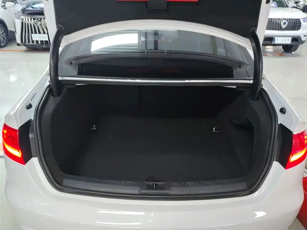 Audi A4L 2016 35 TFSI Collector's Edition Automatic Standard фото 19