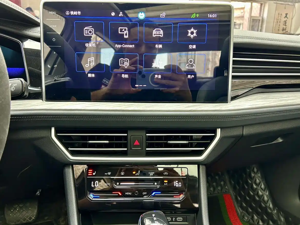 Volkswagen Sagitar 2023 280TSI DSG Excellence Plus Edition фото 16