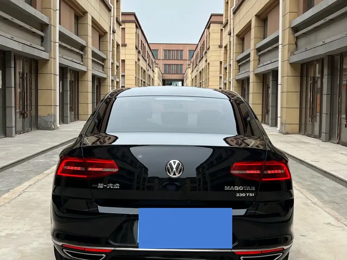 Volkswagen Magotan 2017 330TSI DSG Luxury фото 3