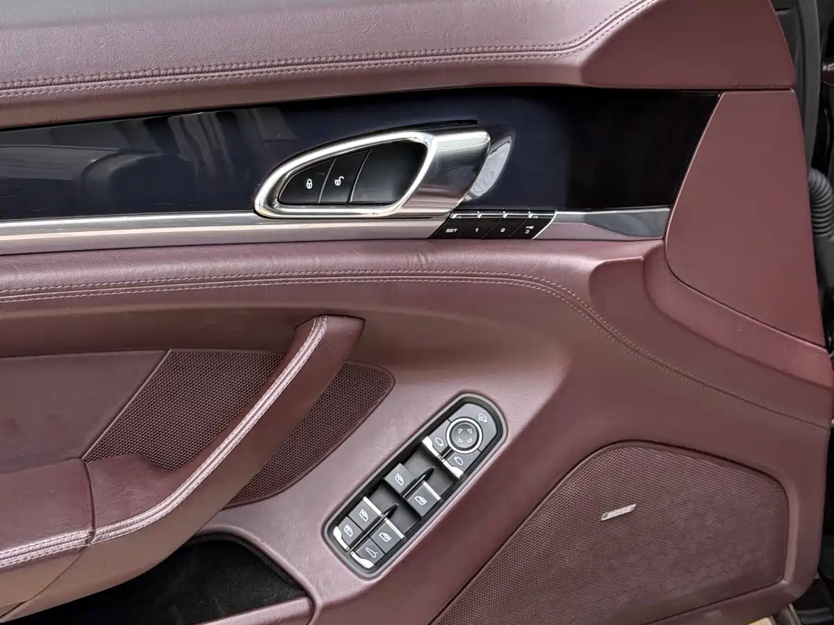 Porsche Panamera 2013 Panamera Platinum Edition 3.6L фото 17