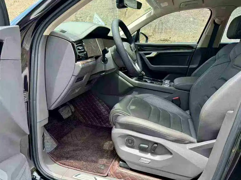 Volkswagen Touareg 2019 2.0TSI Sharp Wing Edition China V фото 7