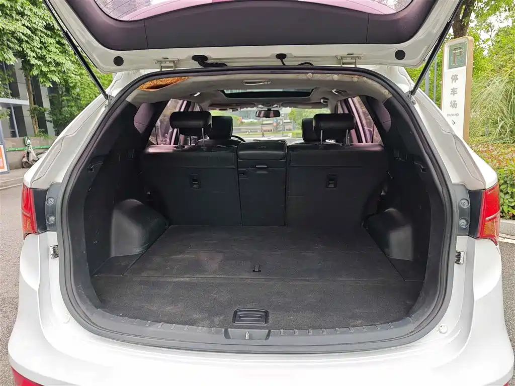 Hyundai Santa Fe 2013 Model 2.4L Automatic 2WD Smart фото 18