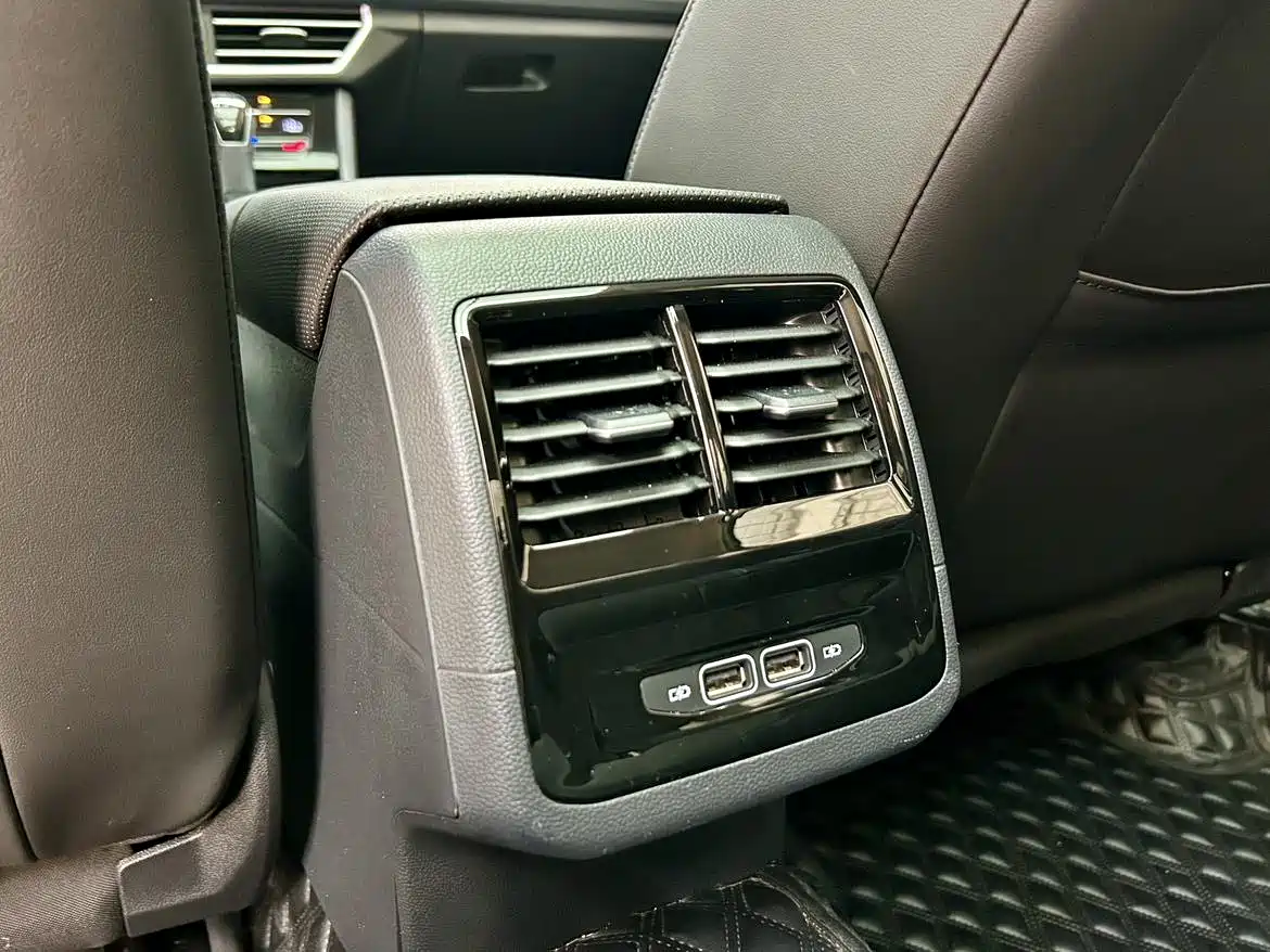 Volkswagen Sagitar 2023 280TSI DSG Excellence Plus Edition фото 23