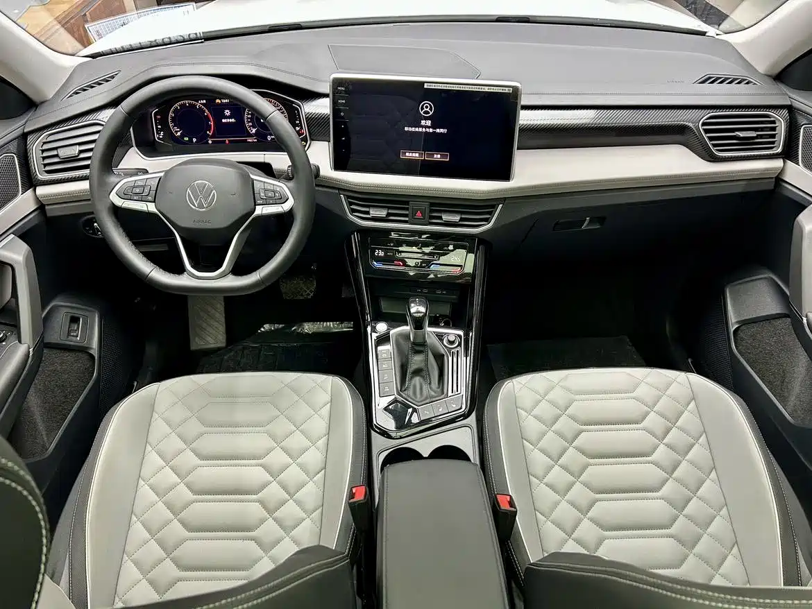 Volkswagen Tayron 2023 280TSI 2WD Luxury Plus Advanced Edition фото 13