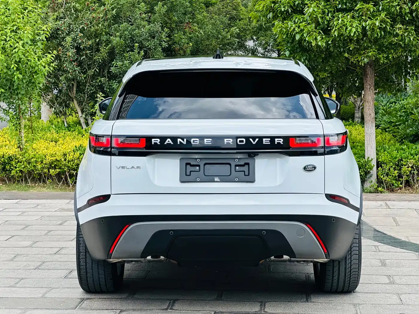 Land Rover Range Rover Velar 2023 250PS фото 11