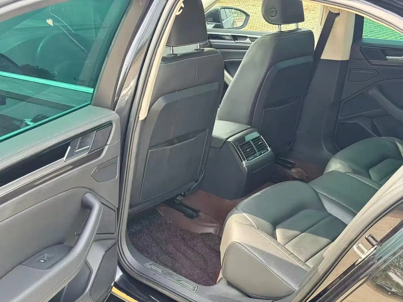 Volkswagen Phideon 2018 Facelift 380TSI FWD Business фото 12