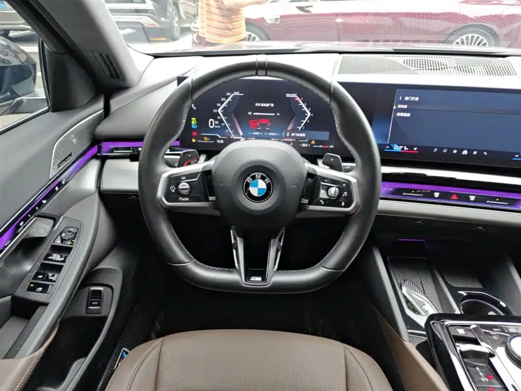 BMW 5 Series 2024 530Li Leading M Sport Package фото 17