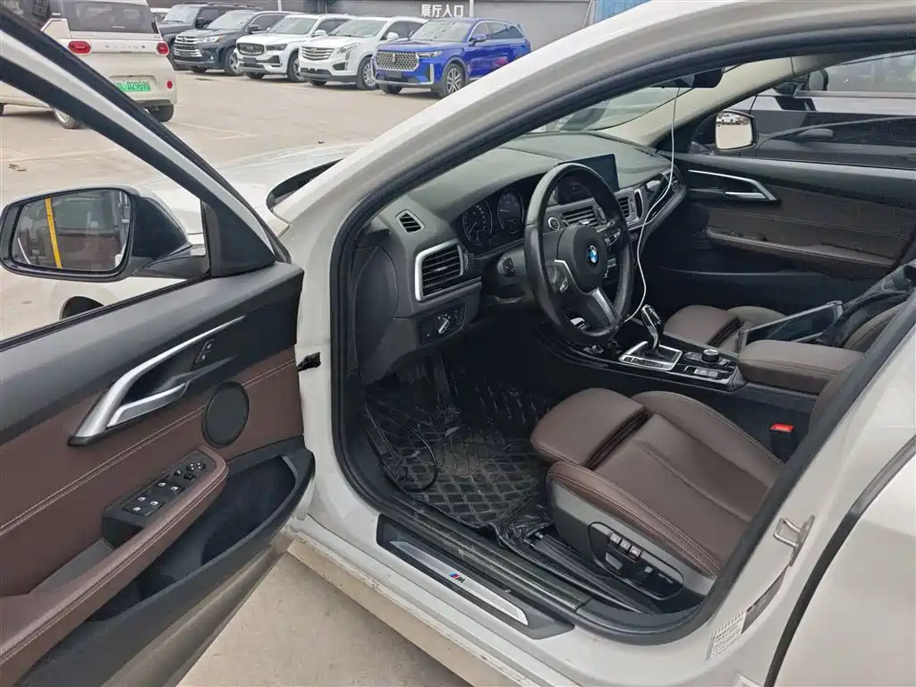 BMW 1 Series 2020 Model 120i M Sport Package фото 16