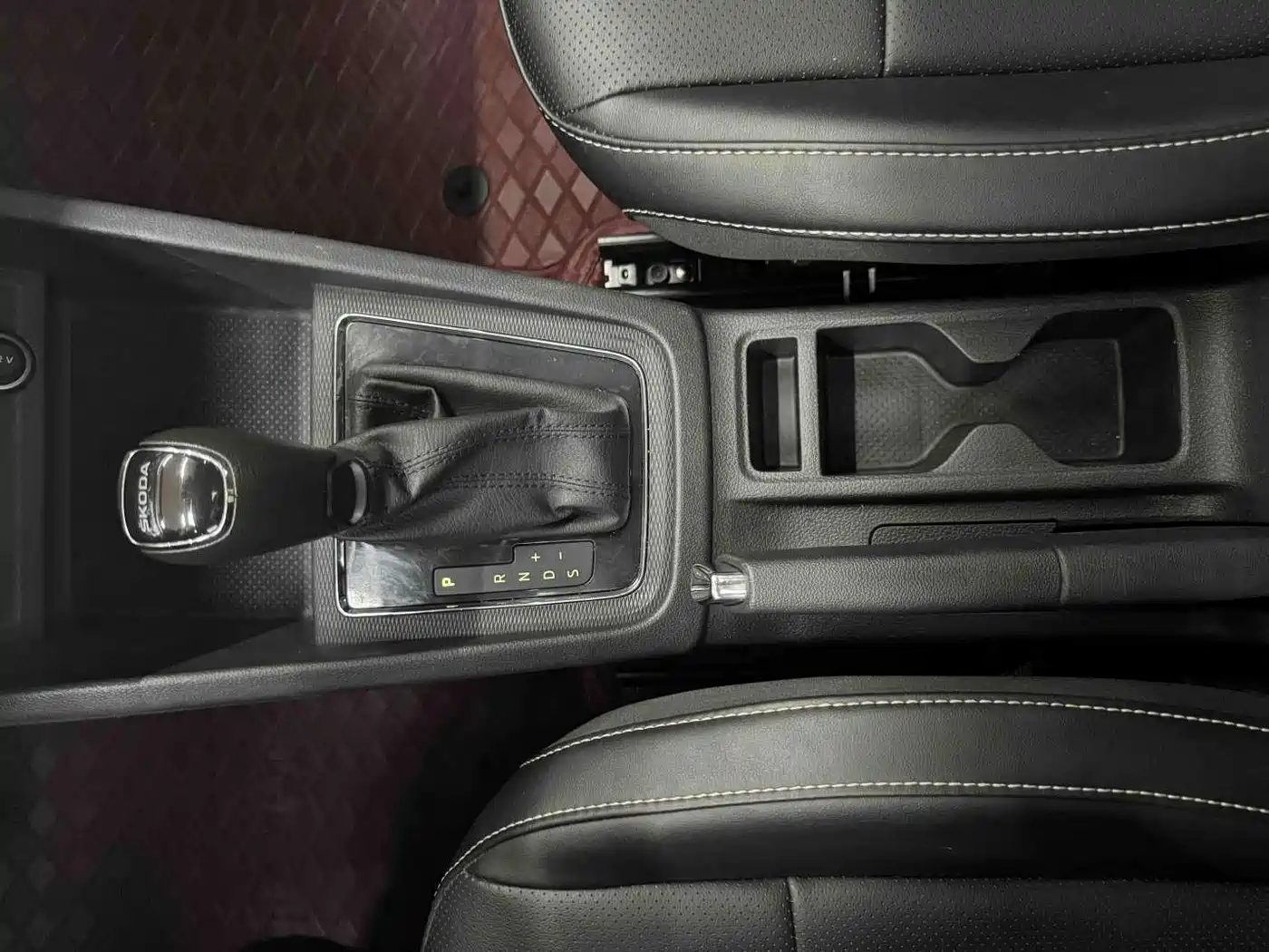 Škoda Kamiq 2021 1.5L Auto Comfort Edition фото 8
