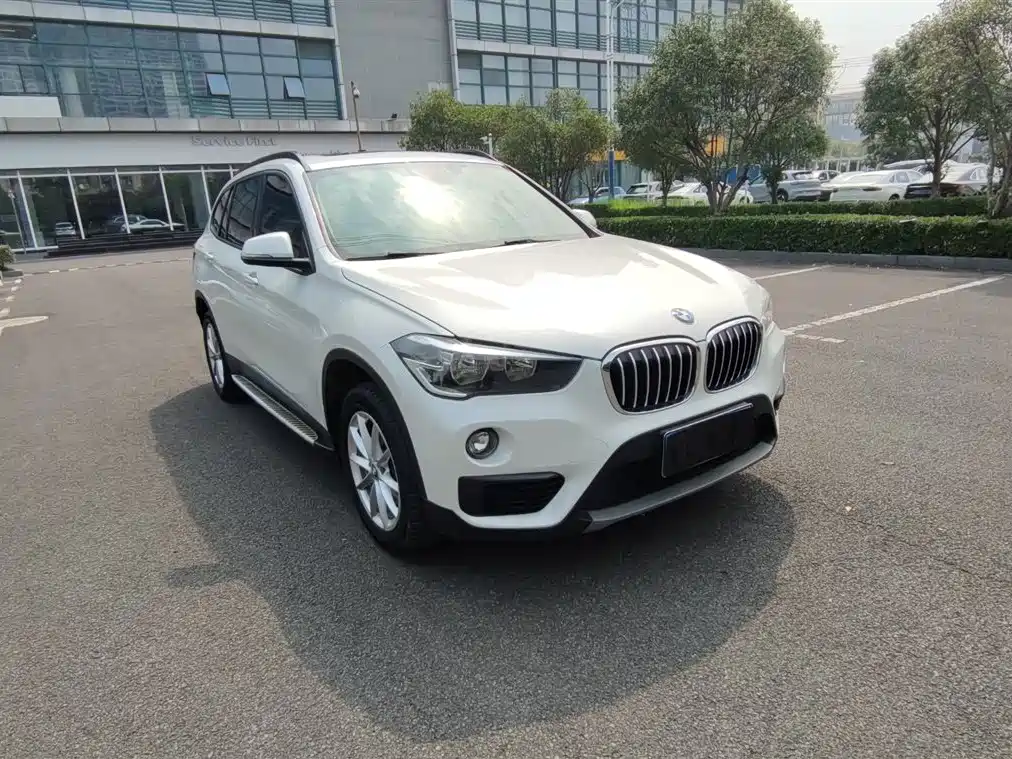 BMW X1 2019 sDrive18Li Fashion Model фото 2