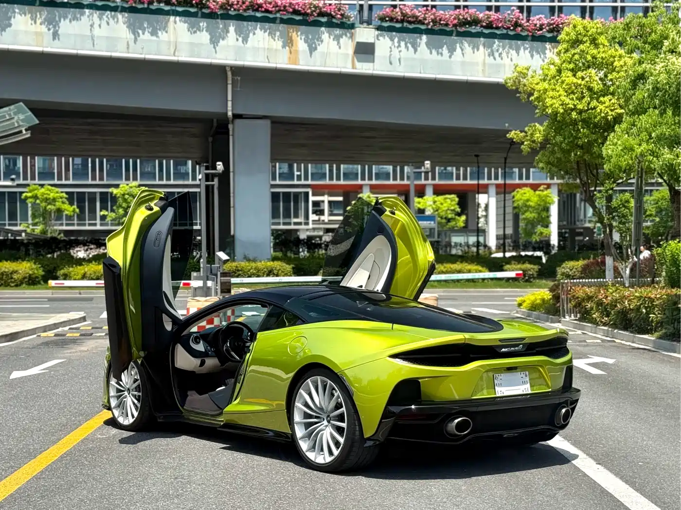 McLaren GT 2023 2023 4.0T Standard Model