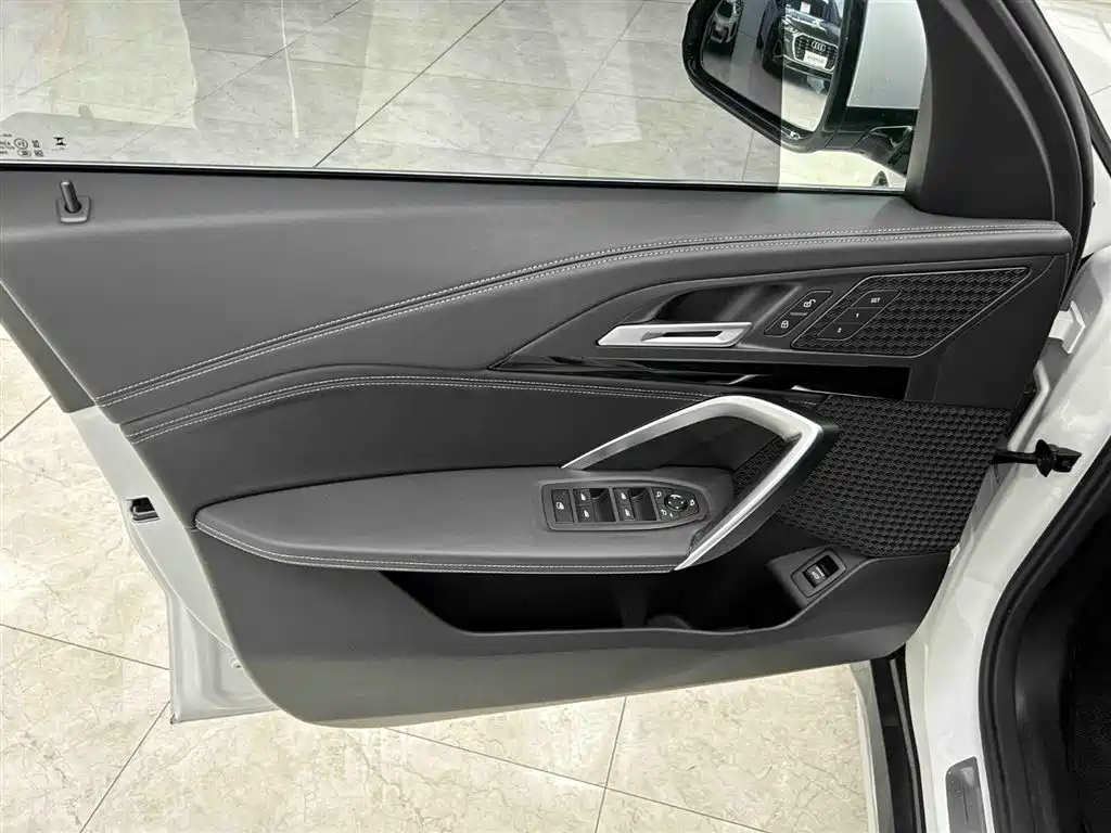 BMW X1 2023 sDrive20Li X Design Package фото 10
