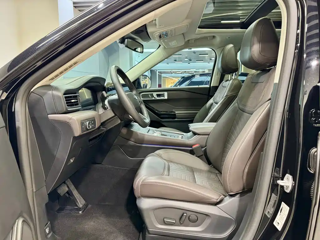 Ford Explorer 2025 2024 2.3T EcoBoost AWD Titanium Edition 6-Seater