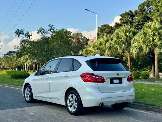 BMW 2 Series Touring 2016 218i Leading — фото 5
