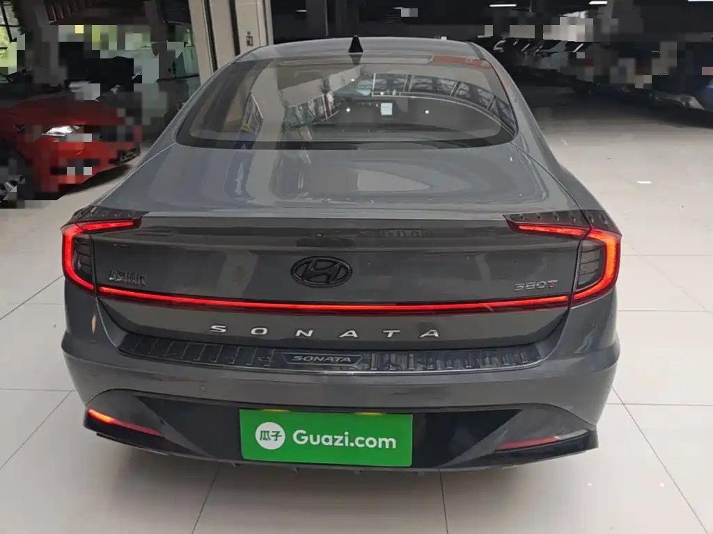 Photo 6 - Hyundai Sonata