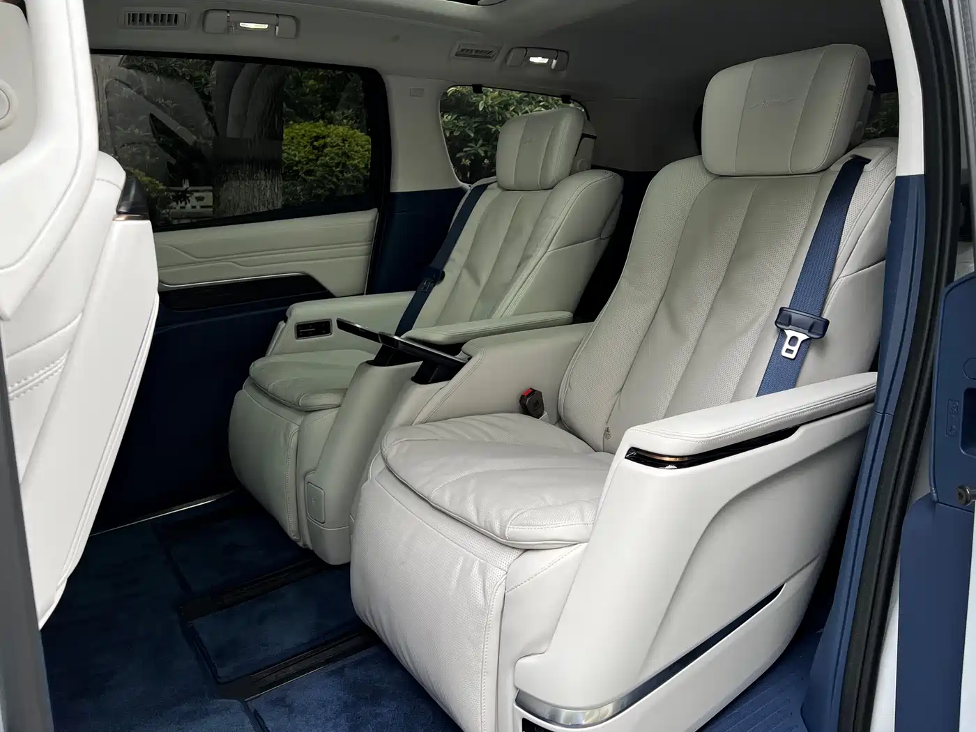 Buick Century 2025 2.0T 7-Seater World Edition фото 14