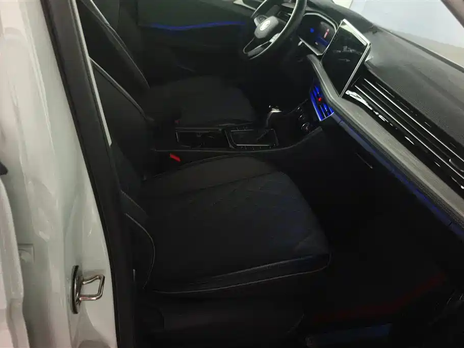 Volkswagen Sagitar 2025 300TSI DSG Surpass Edition фото 8