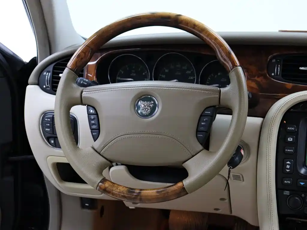 Jaguar XJ 2005 2004 Model XJ8 4.2
