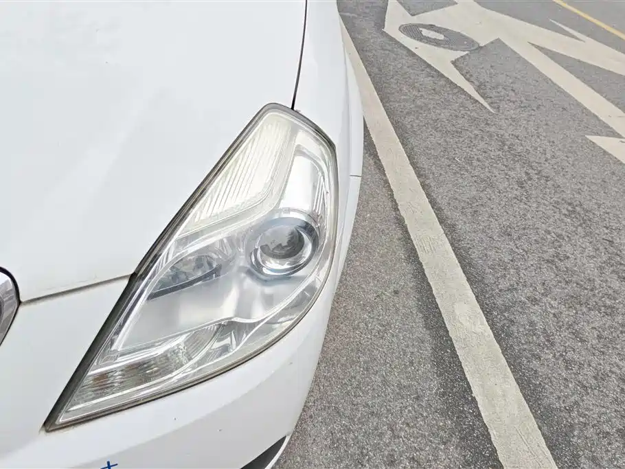 Buick Excelle 2013 1.5L Manual Classic Edition фото 5