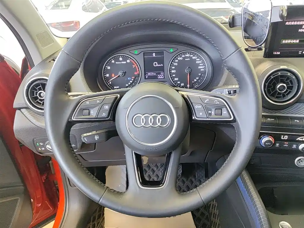 AUDI Q2L