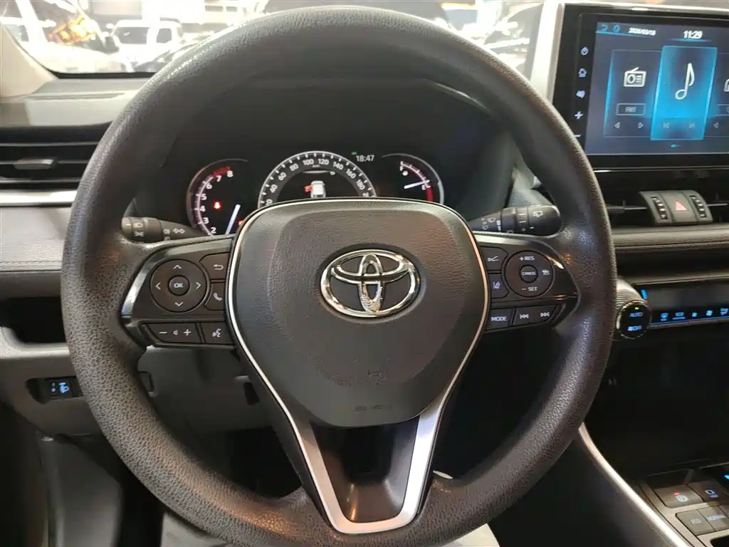 Toyota RAV4 Rongfang 2020 2.0L CVT 2WD Trend Edition фото 7